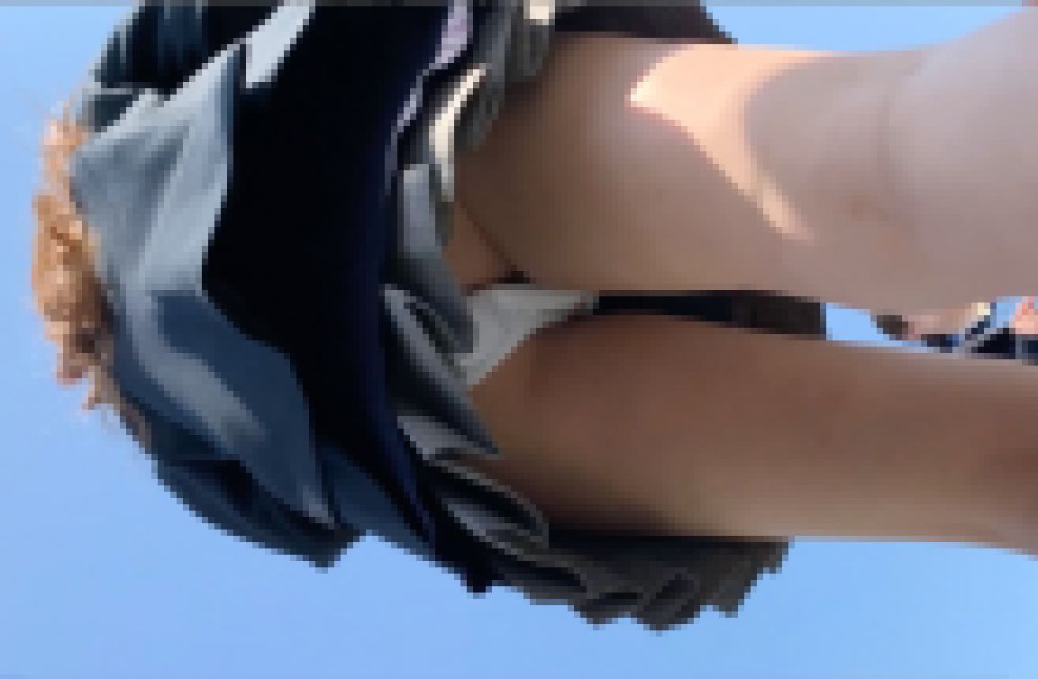 #6 夢の国＠女子トイレ並び中にいちごパンツを声かけ逆さ ＆ お城前座り生P。 サンプル画像
