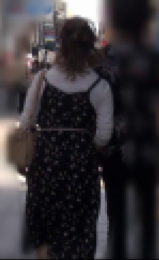 スカートを透け透けにされた女の子_赤外線スケスケ006(透視_透けパンツ_ピタパン_パンティーライン_Pライン_女子大生_OL) サンプル画像