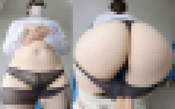 【ワンコイン人妻パンチラ】真剣に真面目に司会する中に履いてるパンティーはセクシー過ぎる！…司会業おばさん サンプル画像