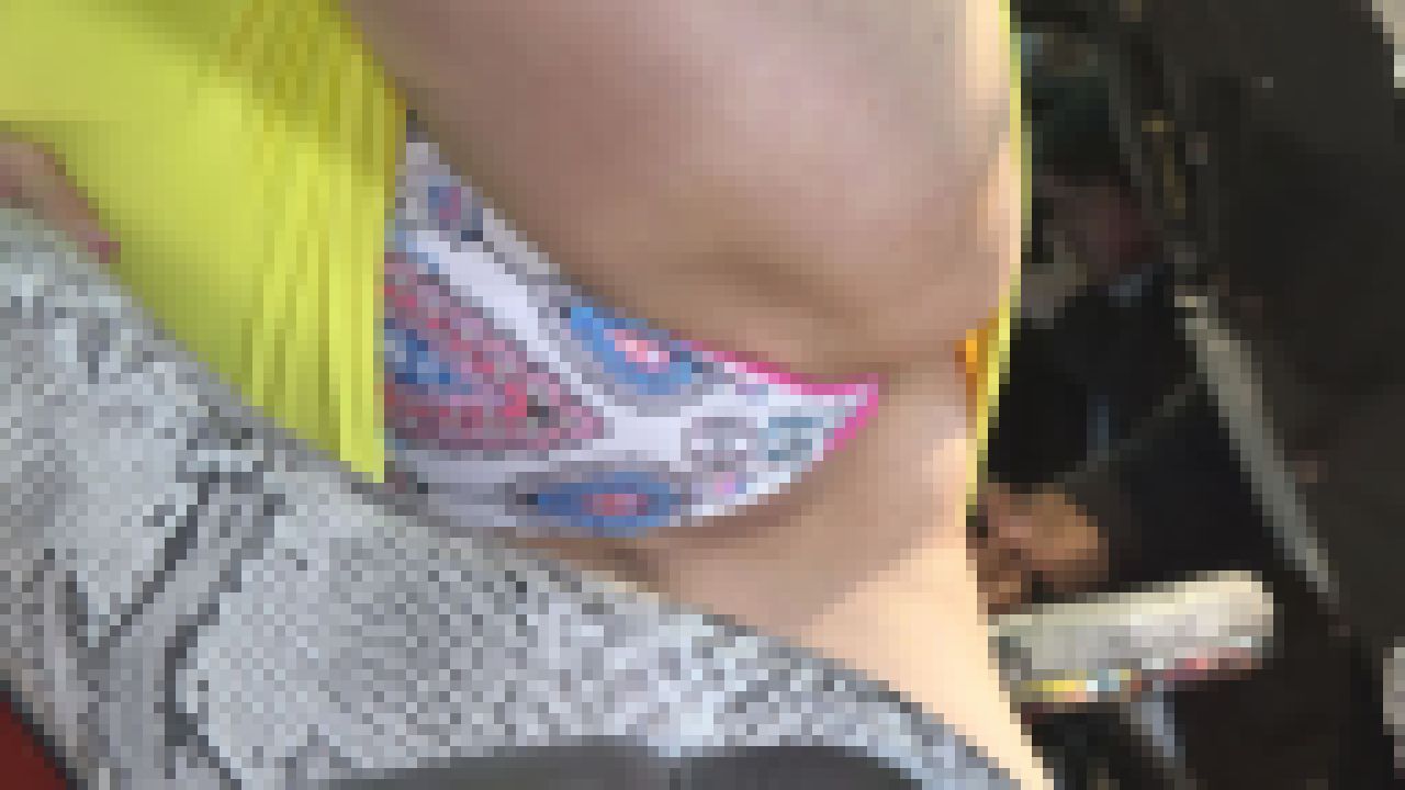 Ultra高画質動画 東京オートサロン えっちな娘をローアングル撮り サンプル画像