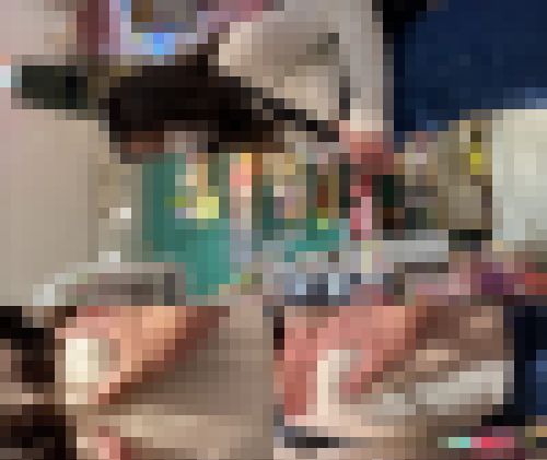 【おっぱい痴漢１８】過去1番エロいかもww大人しくて超可愛いコの巨乳おっぱいを甲でプニプニしてたら興奮し過ぎて、両掌でモミモミ サンプル画像