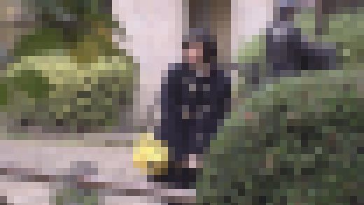 野外電マオナニー　好奇心旺盛なJDが東武東●線沿線の駅で崩れ落ちる サンプル画像