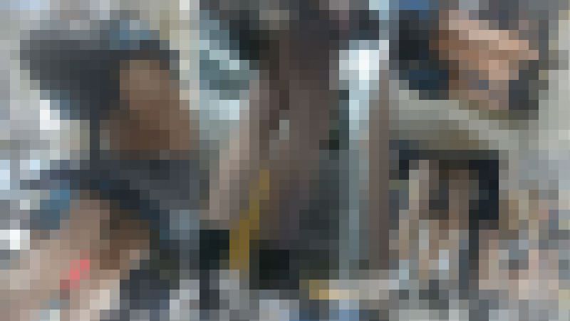 青★赤　えちえち太ももガン見　沢山の生足に目が奪われる サンプル画像