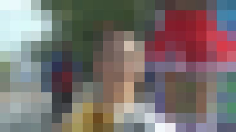 4K画像　チア　ハイキック　ターン　黄　赤　青　紫　パープル　 ヒョウ　美少女 サンプル画像