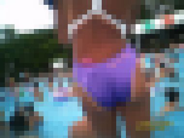 プールの水着少女③ サンプル画像