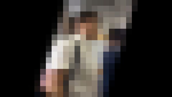 逆さ撮りの風景　*パート１９*　～女子〇校生編：（本編目線無し）１２人のパンティーが見えてますよ～ サンプル画像