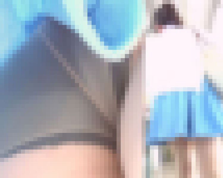 パンチラ盗撮 女子大生 黒パンツ超接近逆さ撮り サンプル画像