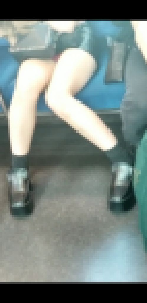 赤p丸見え激ミニギャル サンプル画像