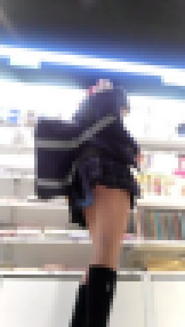 鮮やかなブルーパンチラ女良たち＾＾ サンプル画像