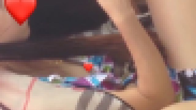 【モロ乳首】ブラサイズを間違えてイチゴちゃんモロ見え サンプル画像