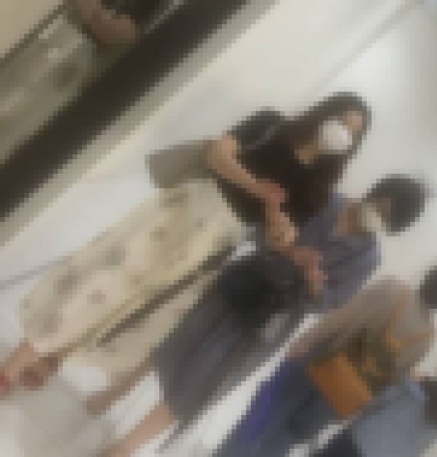 色っぽい美人お姉様の花柄生パンティ！ サンプル画像