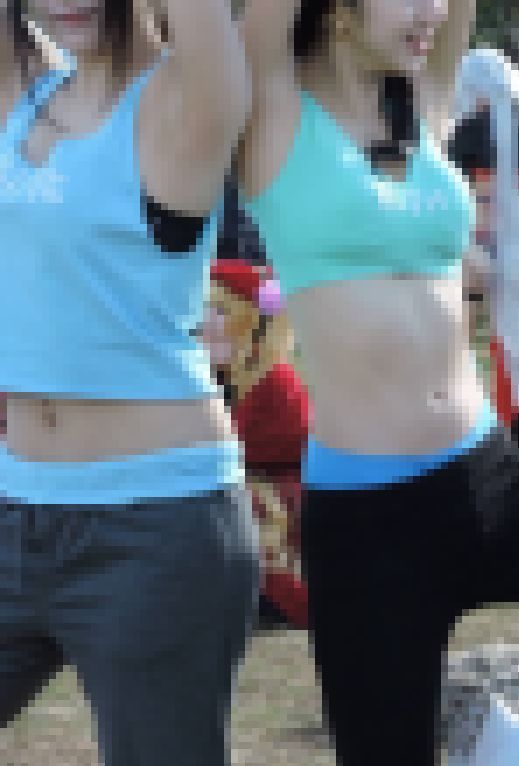 コスプレ2018冬2人組へそ出し谷間くびれ細い体【動画】イベント編 4102 サンプル画像