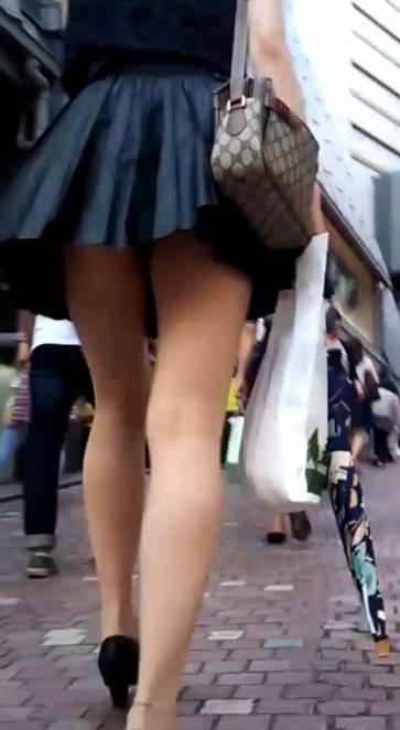 ﾐﾆｽｶｽﾀｲﾙ抜群のお姉さんのｴｯﾁな股の間☆彡＾＾おすすめ＾＾ サンプル画像