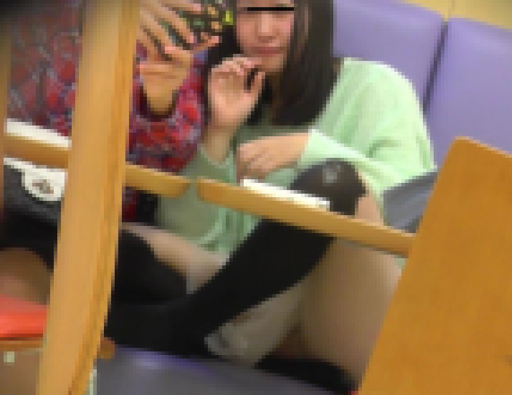 透け感スカートからちらちら~動画~ サンプル画像