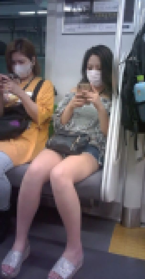 ギャルの綺麗な生脚 サンプル画像