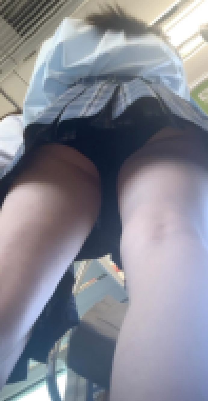JK 生足 パンチラ 23 サンプル画像