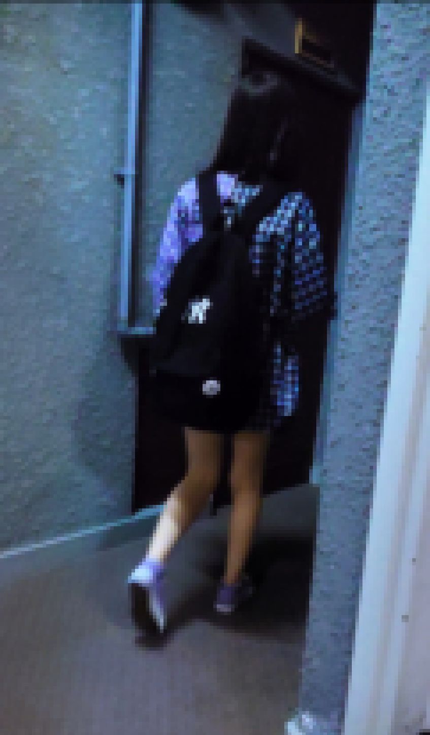 成長著しいJ○の妹の美脚をこっそり盗撮（脚フェチ、膝裏フェチ、太もも、） サンプル画像