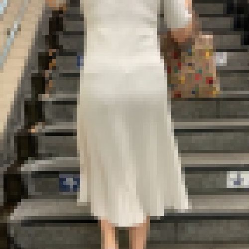 【清楚なセレブ団地妻のエロ尻】大きいお尻はは隠せない！セレブでお尻のシルエットも最高妻【498】 サンプル画像