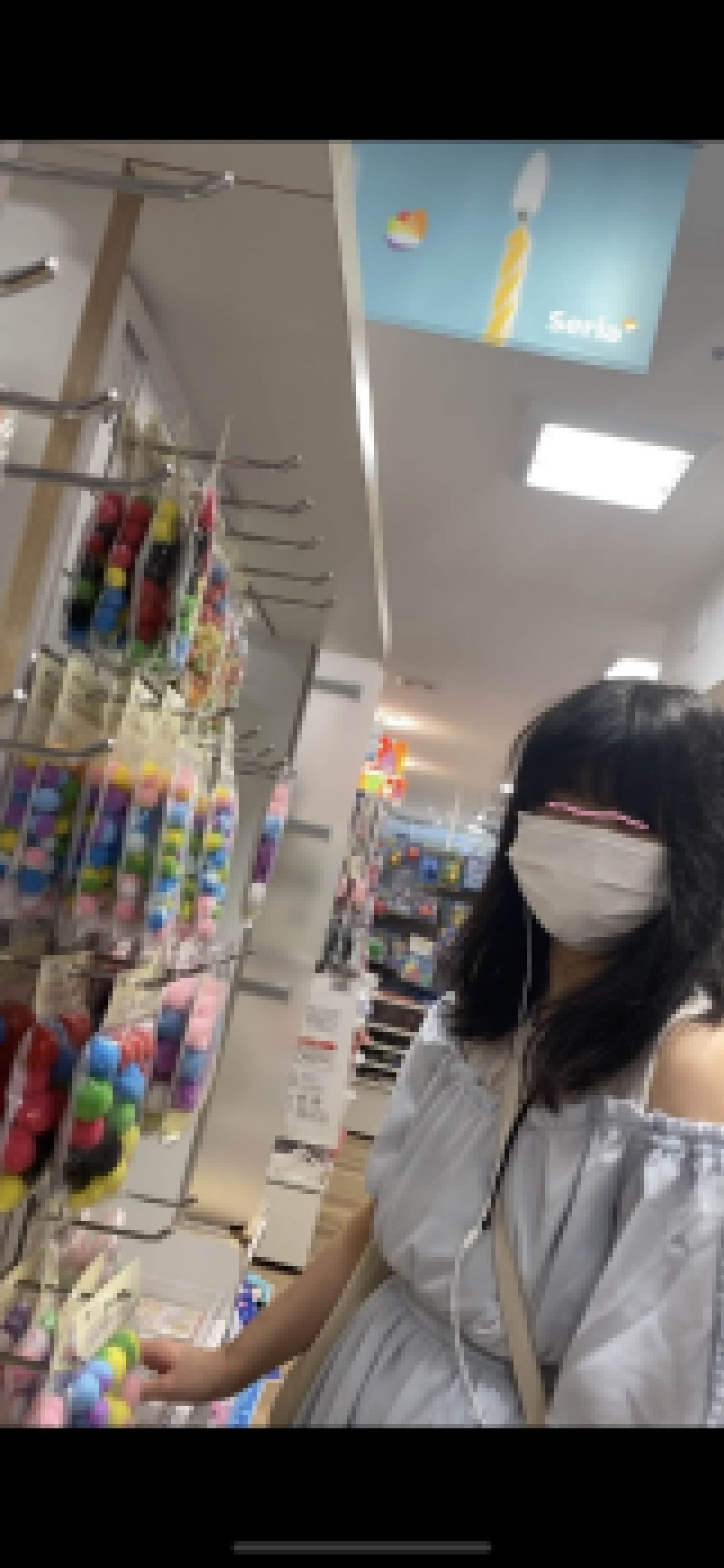 【エスカ撮り#2】私服無警戒芋っ子のロリロリパンツ サンプル画像