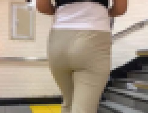 【2名・ムニッと柔らかそうな尻肉着衣尻】 サンプル画像