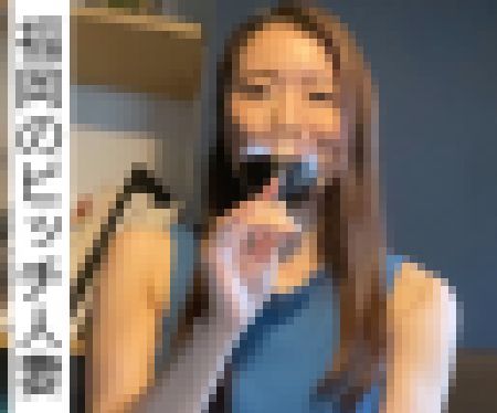 カフェ店員の目を盗んで店内でフェラ奉仕【福岡のビッチ人妻】 サンプル画像