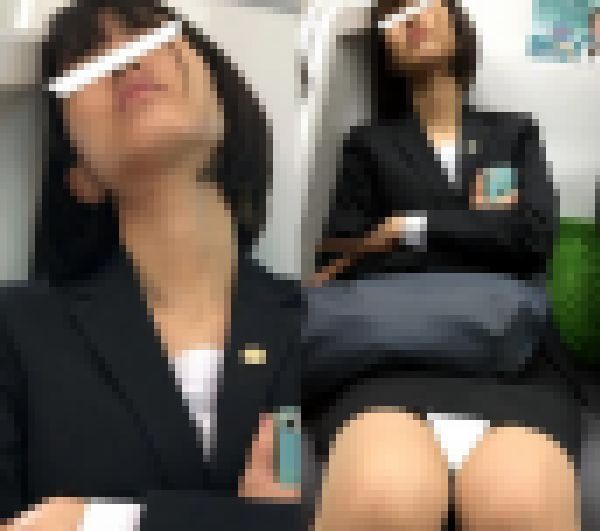 (電車対面）(顔出し）お健やかに…うとうと…うとうと…意識まどろむセミロング美人OLさんの無防備なお顔を観察してみました!! サンプル画像