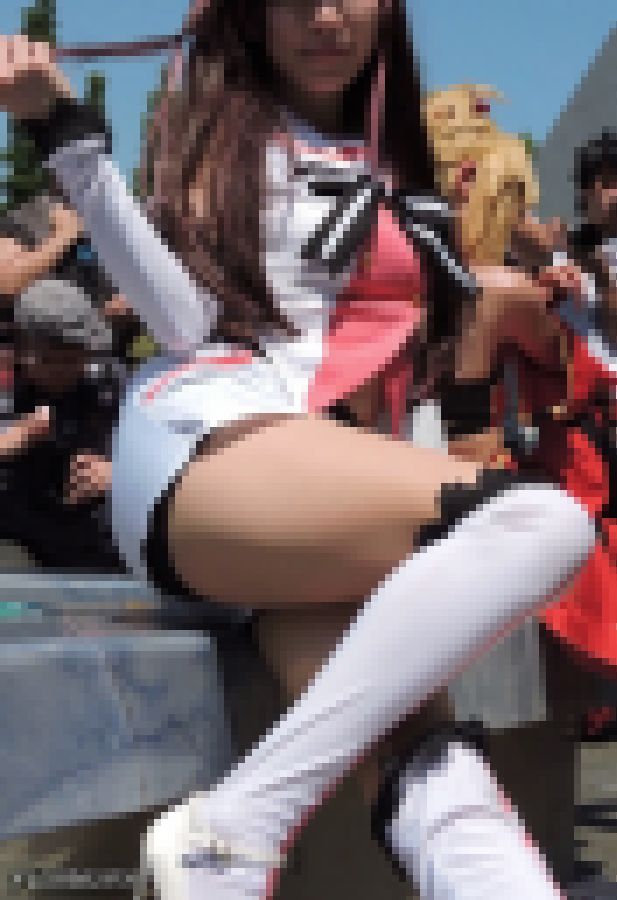 コスプレ2018夏細くてエロい脚に興奮！水分補給【動画】イベント編 4810 サンプル画像