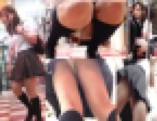 シミ付き白Pが食い込み過ぎて引っ張って直す巨乳学生の過激パンチラ！白猫作品vol,05画像