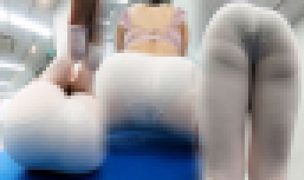 【ヨガ】無自覚にしても程がある透け感が激しすぎるインストラクターさん サンプル画像