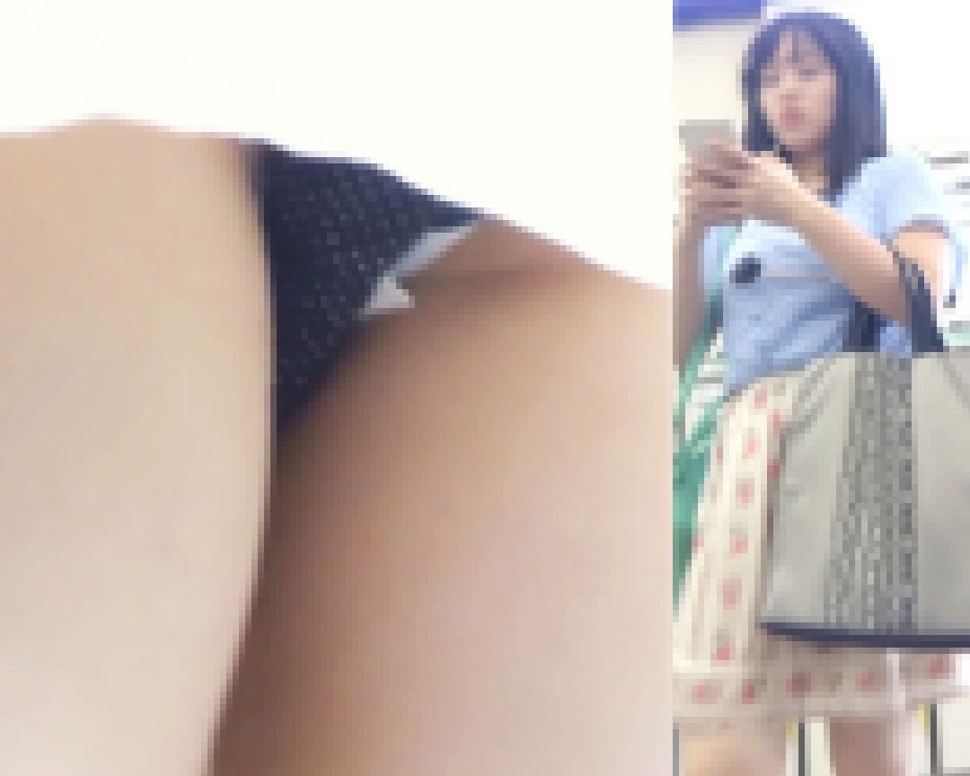 [★新作][★顔出し]パンチラ盗撮 OLさん 黒地に白の水玉パンツを接近撮影 ナプキン付き サンプル画像