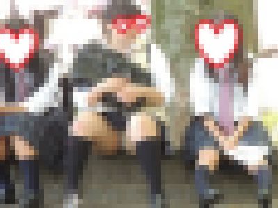 お座りお姉さん発見！！（ＦＨＤ）大変です！！パンツが見えてますよ６１ サンプル画像
