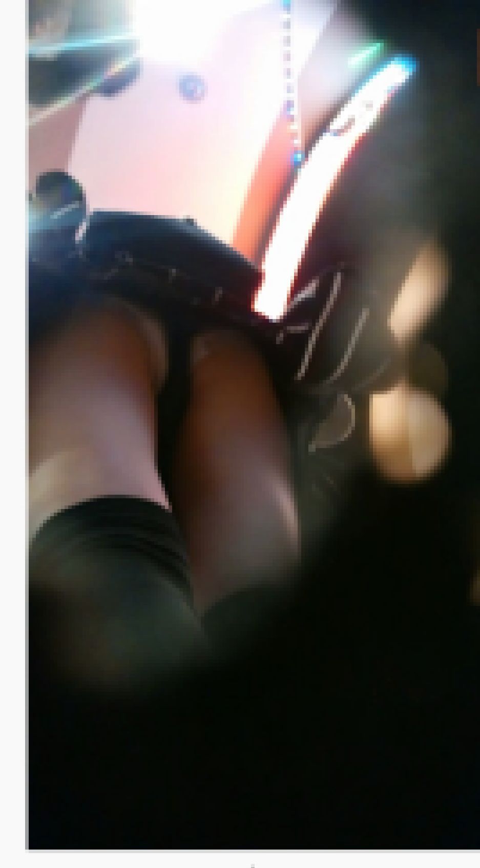 ゴミの整理で前かがみになって油断したとこを逆さ撮り！　パチンコ店員　薄ピンク　 サンプル画像