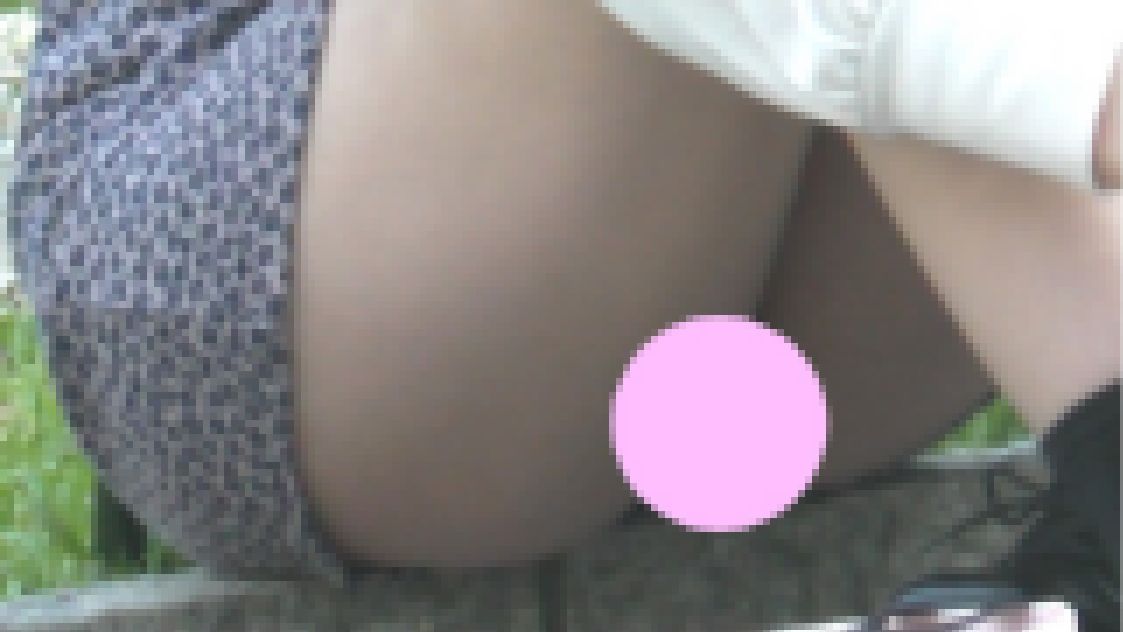 可愛い女の子のパンチラ！ケツ丸出し編 サンプル画像