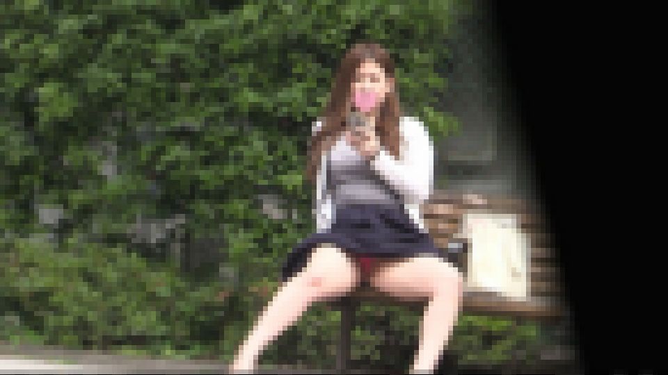 【超高画質】美人お姉さんの挑発見せつけパンチラ サンプル画像