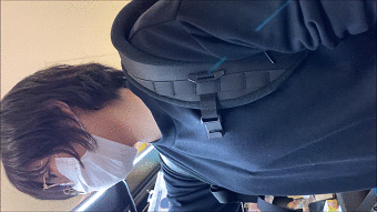 【おっぱい痴漢】可愛いショートカットの学生さんのプルプルおっぱいを何度も何度も痴漢しましたw サンプル画像