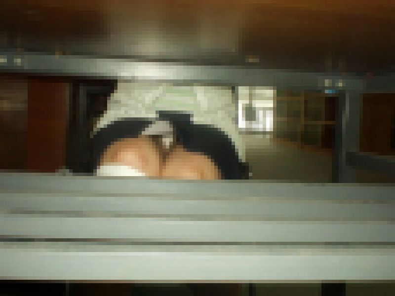 [0011]机の下水平パンチラシリーズ11 サンプル画像
