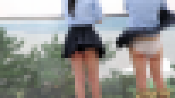 風の強い日に2人組制服娘を写撃 サンプル画像