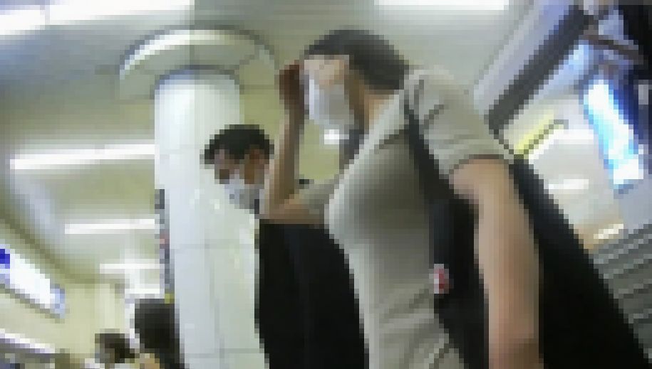 朝から頭痛いなぁ～最近疲れが抜けなくておっぱいのせいかな？ サンプル画像