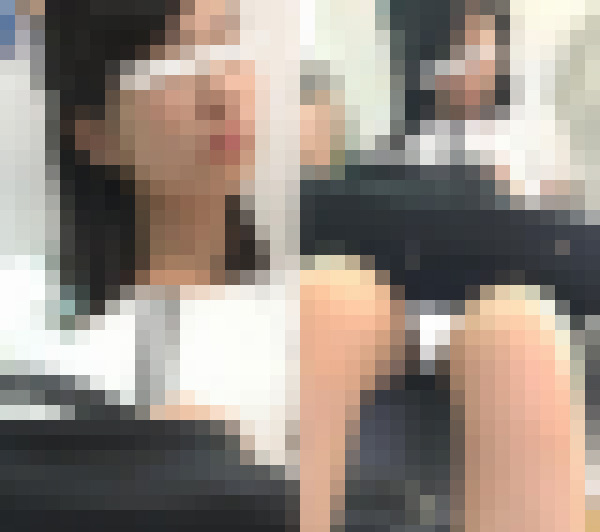 【週末限定企画】(電車対面)(顔出)パンストあんよをひらいて…食い込み気味の○んてぃのご様子を見せてくれちゃった美人OLさんを観 サンプル画像