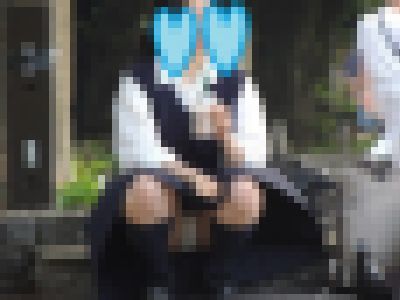 制服姿の可愛いコを発見！！（ＦＨＤ）大変です！！パンツが見えてますよ１７ サンプル画像