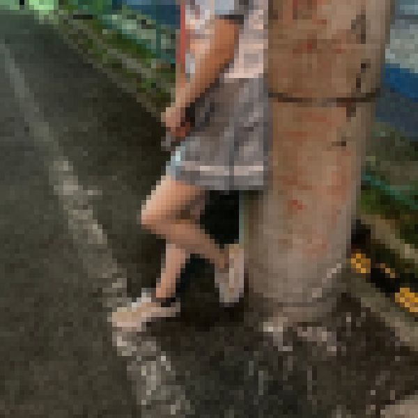 逆さ撮り　コンカフェ　客引きの女の子のパンツ盗撮 サンプル画像