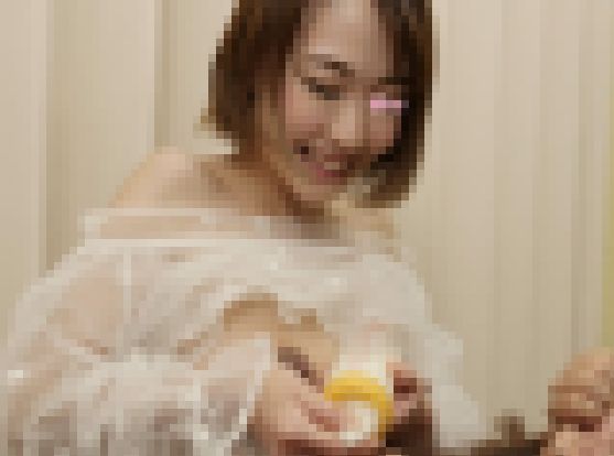 【出産母乳＆Wフェラ】出産後の母乳の出るママが男達のチンポをWフェラ サンプル画像