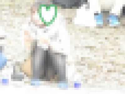 お座りお姉さん発見！！（ＦＨＤ）大変です！！パンツが見えてますよ１０４ サンプル画像