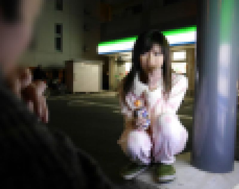 【神待ちJ系】深夜0時過ぎのコンビニ前に1人で座っていたJ系を助けてあげました【個撮】 サンプル画像