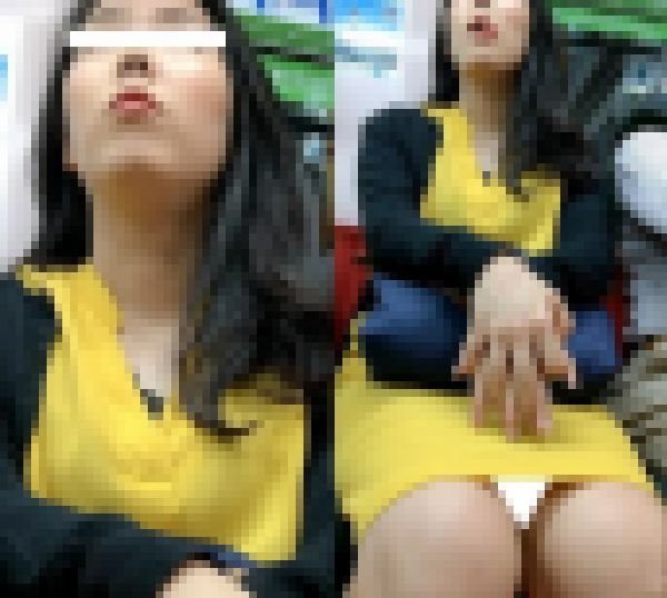 (電車対面）(顔出し)深紅のルージュをまとったエッチな唇をなぞるようにペロッと舐めちゃう…肉食系美人OLお姉さんを観察してみまし サンプル画像