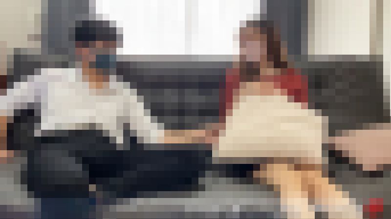 会社の休憩室で先輩と後輩がこっそりエッチ?ストッキング破きパンティずらして挿入?途中主観あり? サンプル画像