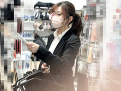 【5人の同業者が大集結】覗かれまくる美人OL、悪夢の4分間編 【禁断の逆さ撮り】Vol.20 サンプル画像