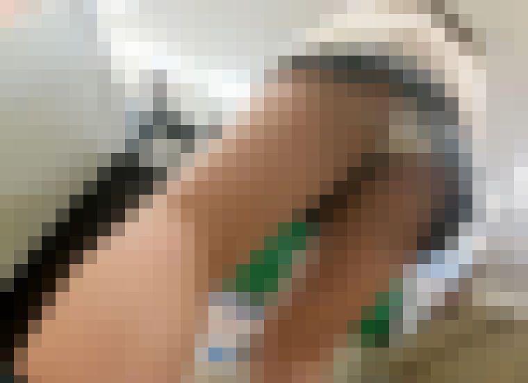 （再販）【FHD 顔モザなし】ギャル＋カーディガン＋ミニスカ のコラボがエロすぎ　～2人のギャルJKの白パンチラ～ サンプル画像