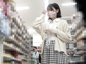 推定J◯に粘着パンチラVS協力者【禁断の逆さ撮り】Vol.35 サンプル画像