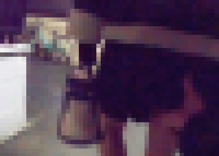 赤髪お姉さんを夜道尾行してスカートめくり サンプル画像2